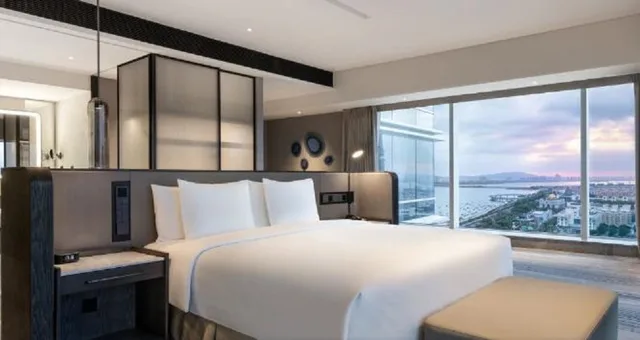 جناح جونيور بسرير كينج مع دخول الصالة، Crowne Plaza Xiamen Jimei, An Ihg Hotel 1/3