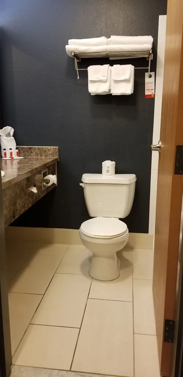 جناح بسريرين كوين، Super 8 By Wyndham Lachenaie/Terrebonne 3/3