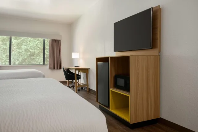 غرفة بسريرين كوين، Days Inn by Wyndham Lexington 4/4