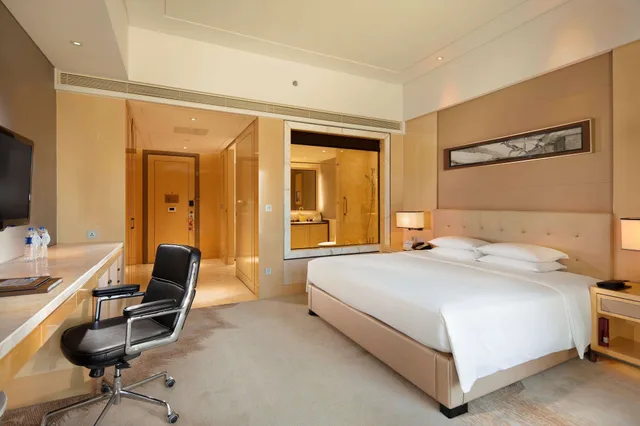 غرفة بسرير كينج لذوي الإعاقة، HILTON DALIAN 9/12