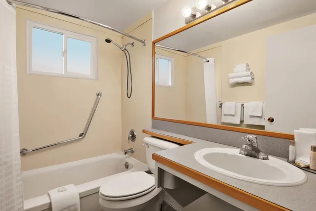 جناح بسريرين كوين، Travelodge by Wyndham Quesnel 2/2