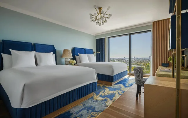 غرفة ديلوكس بسرير كوين، The Sun Rose West Hollywood 1/3