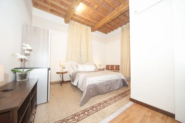 Room, Double Bed, Lucca Relais 9/10