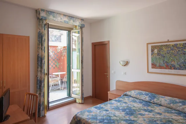 غرفة قياسية بسرير مزدوج، Tirreno Hotel 1/1