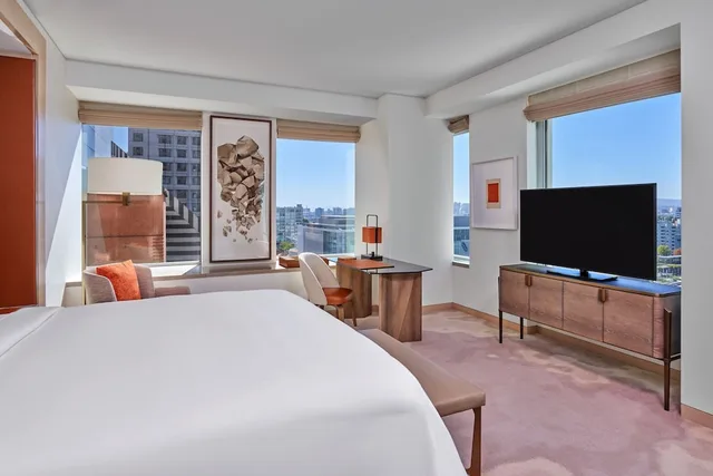 جناح بسرير كينج بغرفة نوم واحدة لذوي الإعاقة، The St Regis San Francisco 1/2