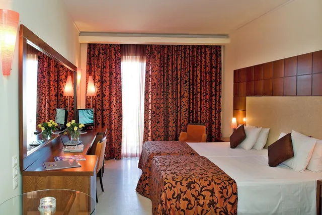 غرفة قياسية رباعية بسرير كوين وسريرين منفصلين، Zante Park Resort & Spa BW Premier Collection 2/10