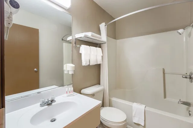 Standard, King Bed, Smoking, Super 8 by Wyndham Jonesboro AR 6/7