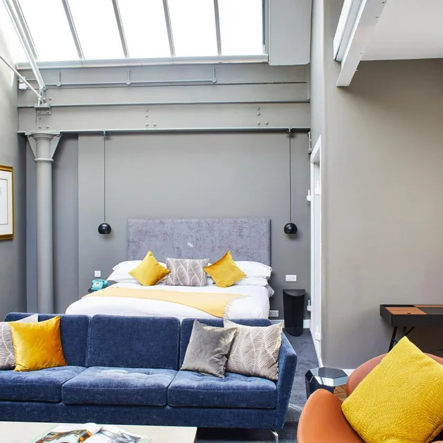 جناح، Abode Manchester 4/8