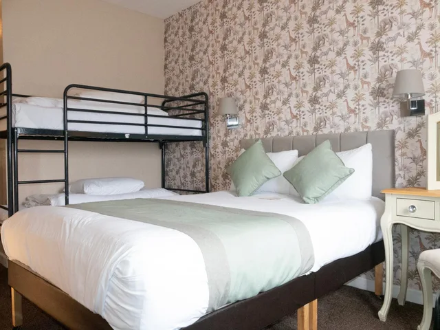 غرفة عائلية بسرير بطابقين، Britannia Hotel Newcastle Airport 2/4