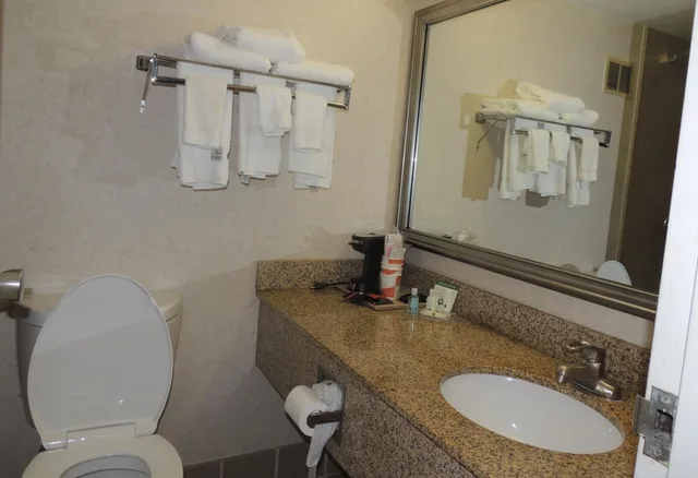 غرفة سوبيريور بسرير كينج، Quality Inn & Suites Syracuse Fairgrounds 3/4