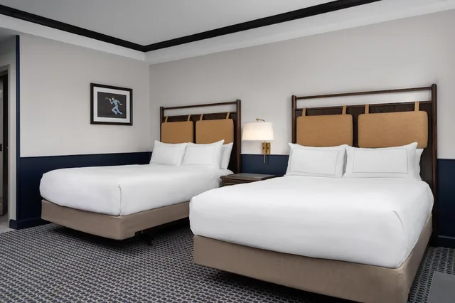 غرفة بريميوم بسريرين كوين، Hilton Orrington / Evanston 1/4