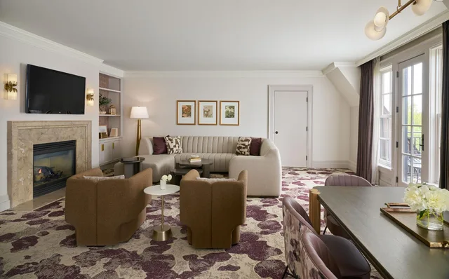 جناح غراند، Royal Park Hotel 1/1