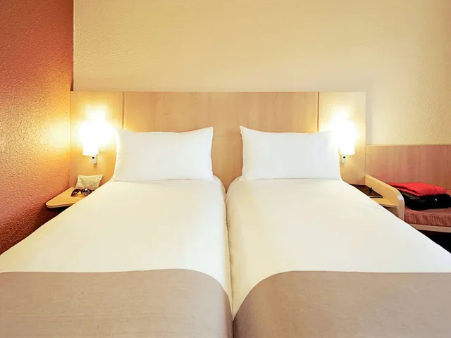 غرفة بسريرين منفصلين، Ibis Cologne Airport Hotel 10/10