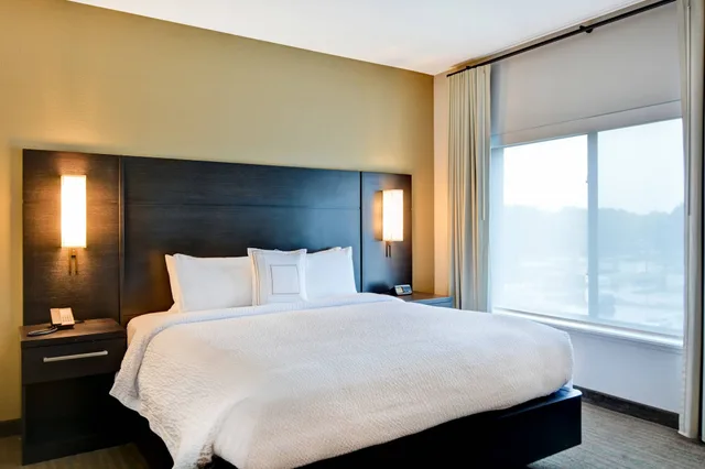 جناح بسرير كينج بغرفة نوم واحدة، Residence Inn Cleveland Airport Middleburg Heights 2/3
