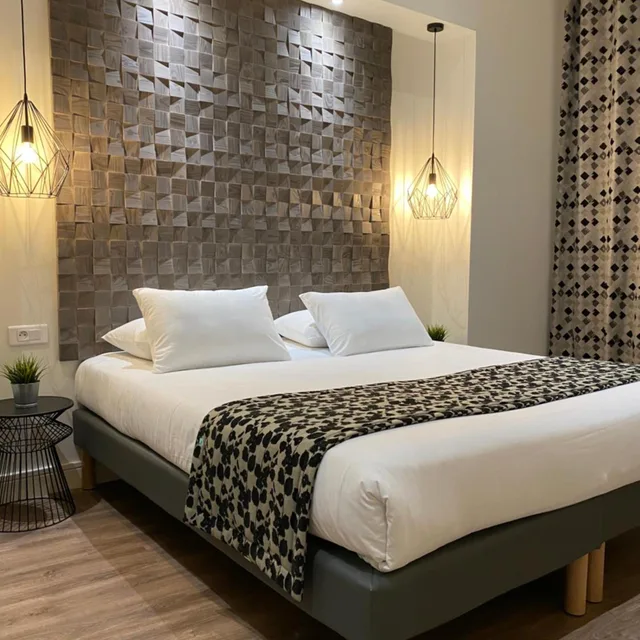 غرفة رباعية بسرير مزدوج وسريرين منفصلين، KYRIAD CHALON SUR SAONE CENTRE 2/10