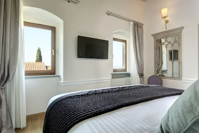 جناح بسريرين كينج بإطلالة على الحديقة بغرفتي نوم، VILLA LE CALVANE 2/3