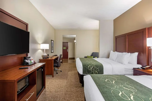 Suite, 2 Queen Beds, Comfort Suites Nashville 1/4