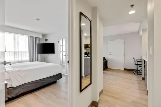 جناح بسرير كينج، Holiday Inn Ottawa Kanata 3/7