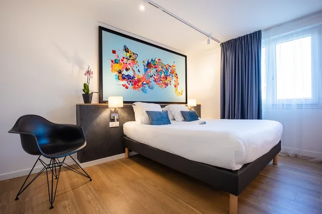 Classic, Double Bed, Le Drips 3/5