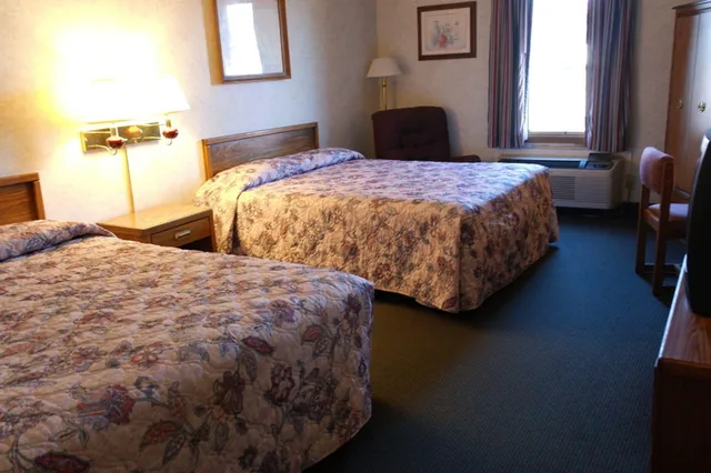 غرفة قياسية بسريرين كوين للمدخنين، State Line Inn 1/1