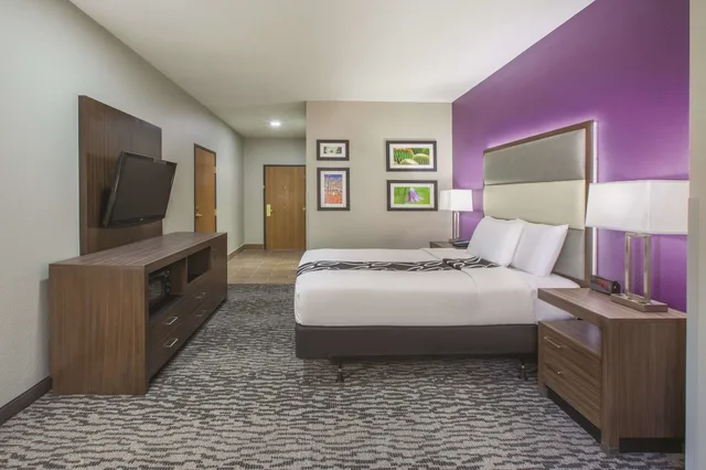 Room, Queen Bed, Accessible, La Quinta Inn & Suites by Wyndham NW Tucson Marana 6/10