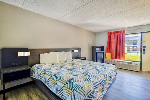 غرفة قياسية بسرير كينج، Motel6 Ashland, VA 3/6