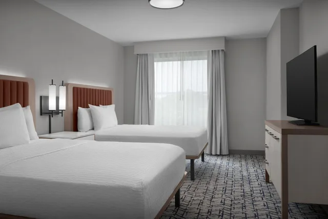 جناح بسريرين كوين بغرفة نوم واحدة مع أريكة، Homewood Suites By Hilton Princeton 2/6