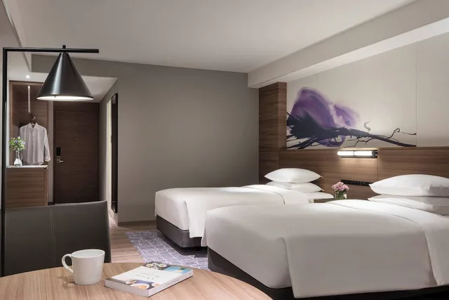 غرفة سوبيريور بسريرين منفصلين بإطلالة على المدينة، Lake Biwa Marriott Hotel 8/9