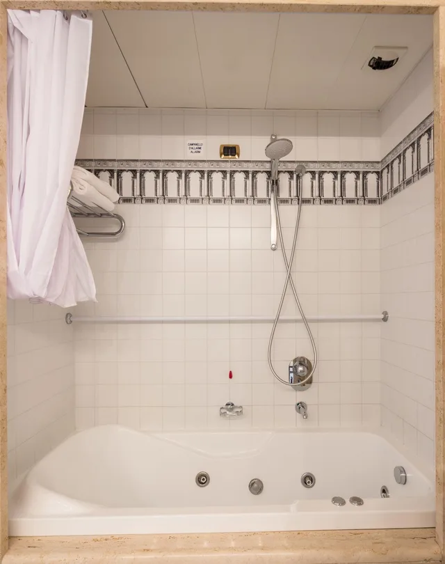 غرفة مفردة بسرير مزدوج، Grande Albergo Roma 6/8