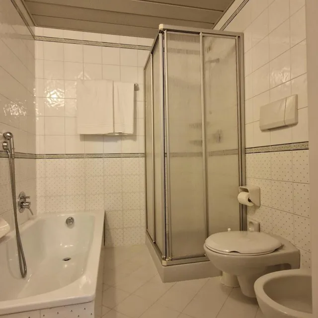 جناح، Hotel Terme Marconi 5/7