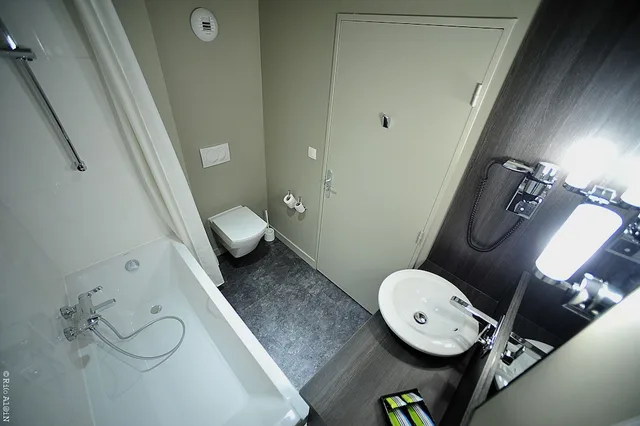 شقة بسرير مزدوج بغرفة نوم واحدة مع أريكة، B&B HOME Lyon Centre Berthelot 1/2