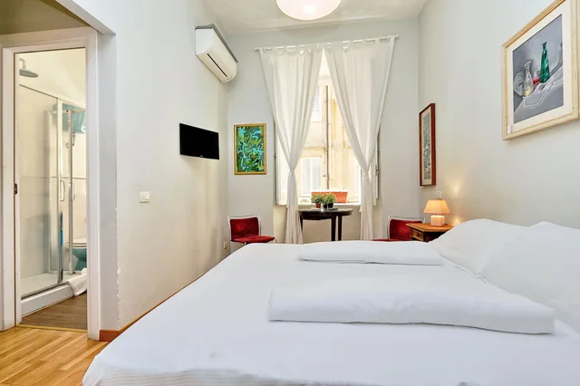 غرفة بسرير مزدوج، Cassiodoro 19 3/10