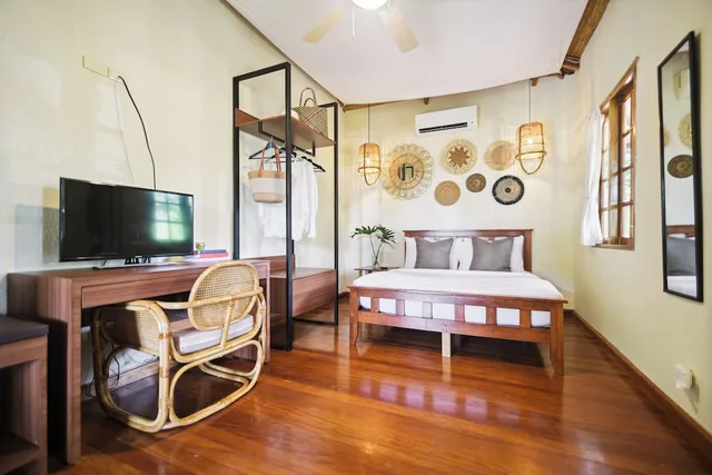 Family Suite, Queen and Twin Beds, The Strand Boutique Resort 4/10