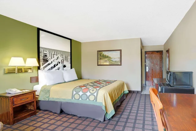 Economy, Queen Bed, Accessible, Economy 7 Inn Chesapeake - Portsmouth 1/10