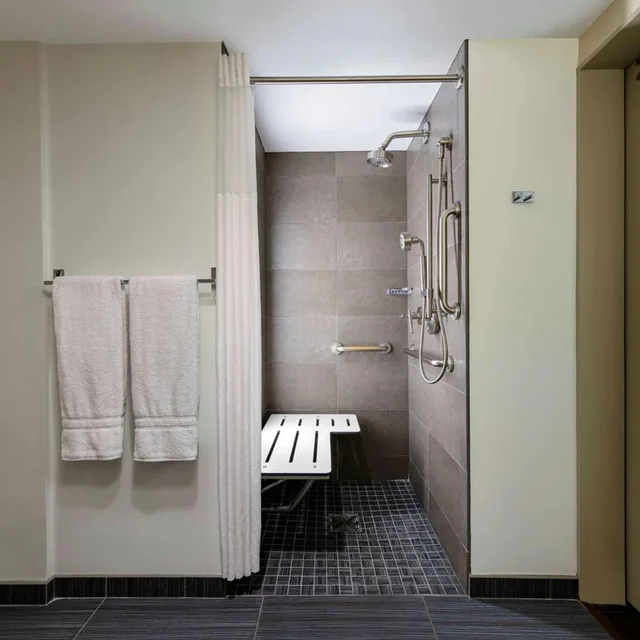 جناح بسرير كينج بغرفتي نوم لذوي الإعاقة، The Royal Sonesta Chicago Downtown 5/8