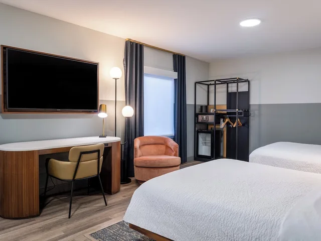 غرفة قياسية بسريرين كوين لذوي الإعاقة، The Darwin Hotel 4/9