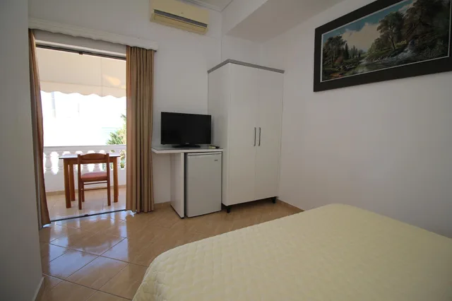 غرفة رباعية، Hotel Julia 1/1