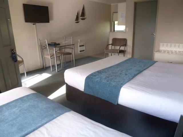 Spa, Studio, 1 Queen and 1 Single Bed, Jetted Tub، Portmans Motor Lodge 6/10