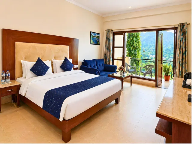 غرفة فاخرة، Riverside Resort 4/10
