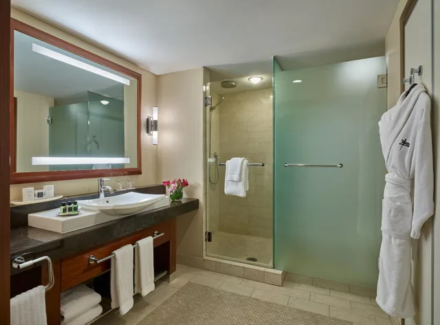 1 Bedroom, Executive, Suite, King Bed, Battery Wharf Hotel Boston Waterfront 3/3