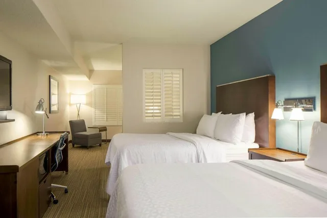 Junior, Studio, 2 Queen Beds, Sofa, Large, Accessible, Four Points by Sheraton Cocoa Beach 2/4