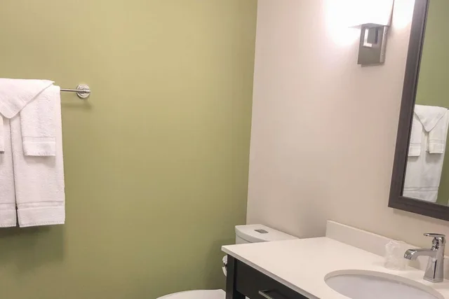 جناح بسرير كينج، Sleep Inn & Suites Quebec City East 2/4