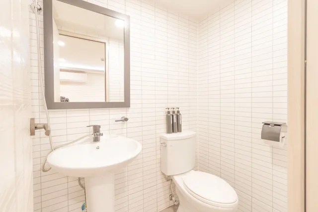 غرفة ديلوكس ثلاثية بسرير مزدوج وسرير فردي، Huayuan House 2 In Hongdae 4/4