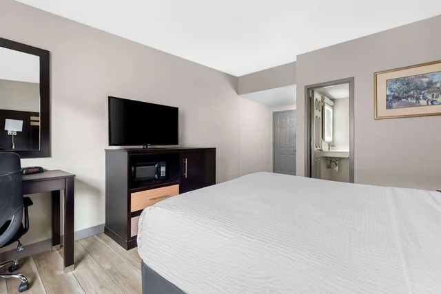 غرفة بسرير كينج، Days Inn By Wyndham Albany Suny 3/4
