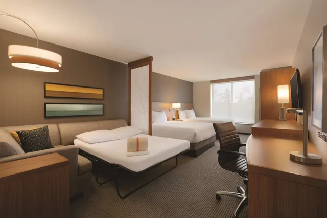 غرفة ديلوكس بسريرين كوين مع أريكة، Hyatt Place Houston / The Woodlands 4/10