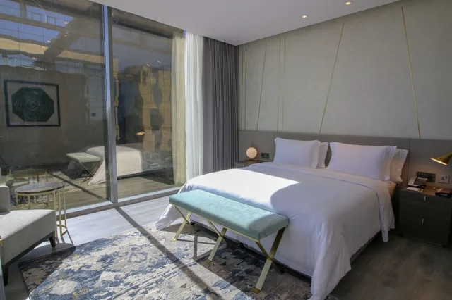 استوديو بريميوم بسرير كينج بإطلالة على البحر، فندق فيوز(Views Hotel And Residence) 3/4