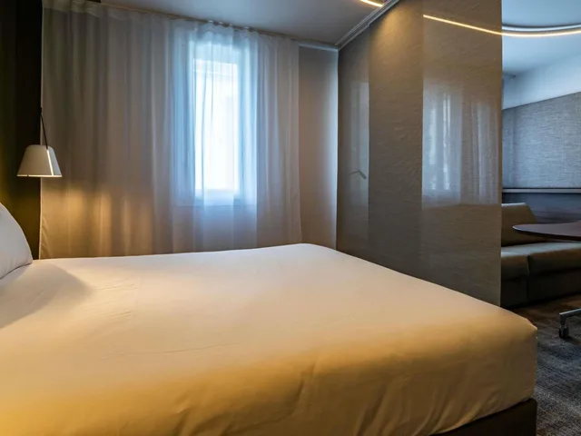 Superior, Suite, King Bed, King and Twin Beds, Sofa, Novotel Suites Reims Centre 5/9