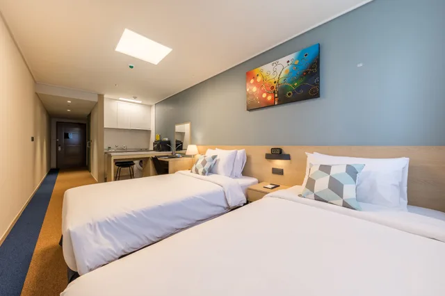 Deluxe, Twin Beds, Days Hotel & Suites by Wyndham Incheon Airport 1/4
