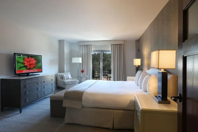 Spa, Lodge, King Bed, Lake View, Callaway Gardens 2/2