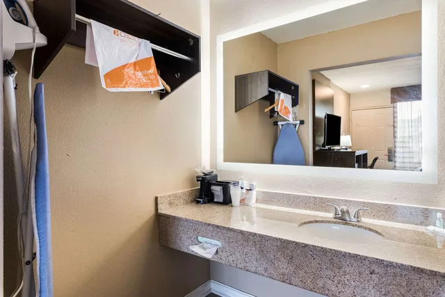 غرفة بسرير كينج، Quality Inn Gastonia East 5/6